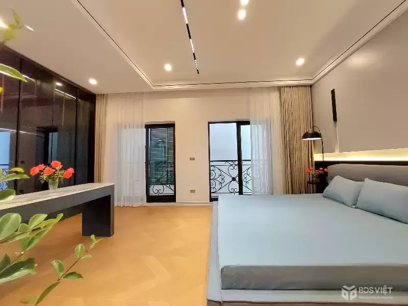 Nhà mới phố Bạch Mai DT 48m2x6T thang máy - full nội thất- cách phố 15m ở luôn 