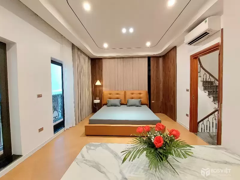 Nhà mới phố Bạch Mai DT 48m2x6T thang máy - full nội thất- cách phố 15m ở luôn 