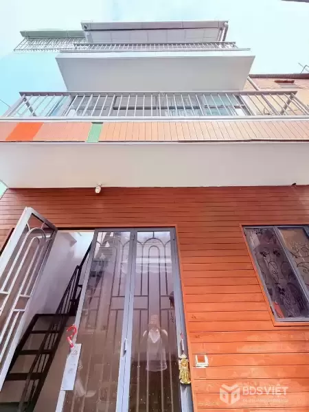 Bán nhà hẻm giá rẻ 2 xẹt Phạm Ngọc , Tân Quý, Tân Phú dt 10,1m2 1 lầu 2pn 2wc giá 1,95 tỷ