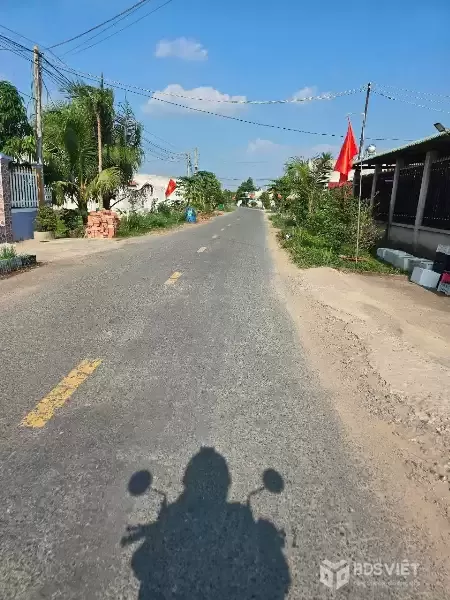 Bán đất mặt tiền đường nhựa xã Đức Hòa Thượng tdt 1700m2 ( 220m2 thổ ) giá 2,85 tỷ