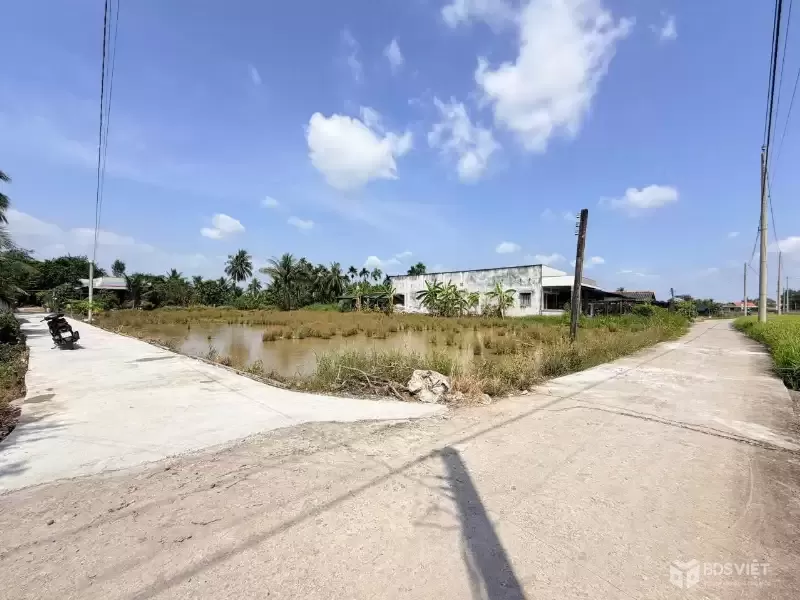 Bán 6 lô thổ cư liền kề mặt tiền đường beton Nguyễn Văn Tiết , Lạc Tấn giá 370tr , 390tr , 450tr