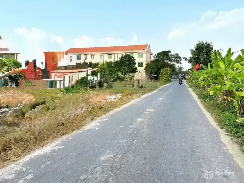 Bán nền thổ cư mt đường Nhựt Chánh, Mỹ Bình , Bến Lức dt 131,7m2 giá 1,35 tỷ