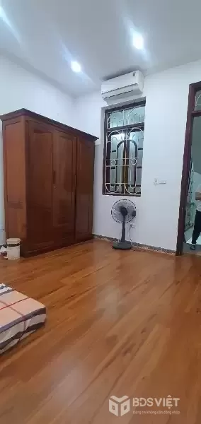 bán nhà kim mã 40m x4 tầng 7,4 tỷ ngõ rộng,thoáng,gần phố,dân xây