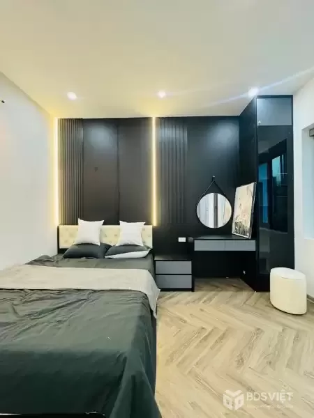 bán nhà phó đức chính 32m x5 tầng x mặt tiền 5m- 12,86 tỷ 10m ra phố,full nội thất