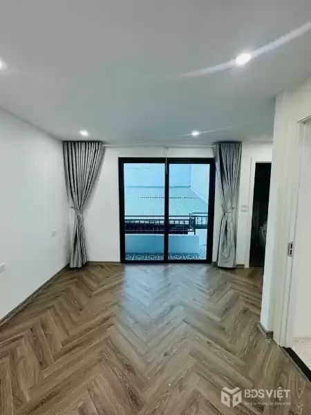 bán nhà phó đức chính 32m x5 tầng x mặt tiền 5m- 12,86 tỷ 10m ra phố,full nội thất