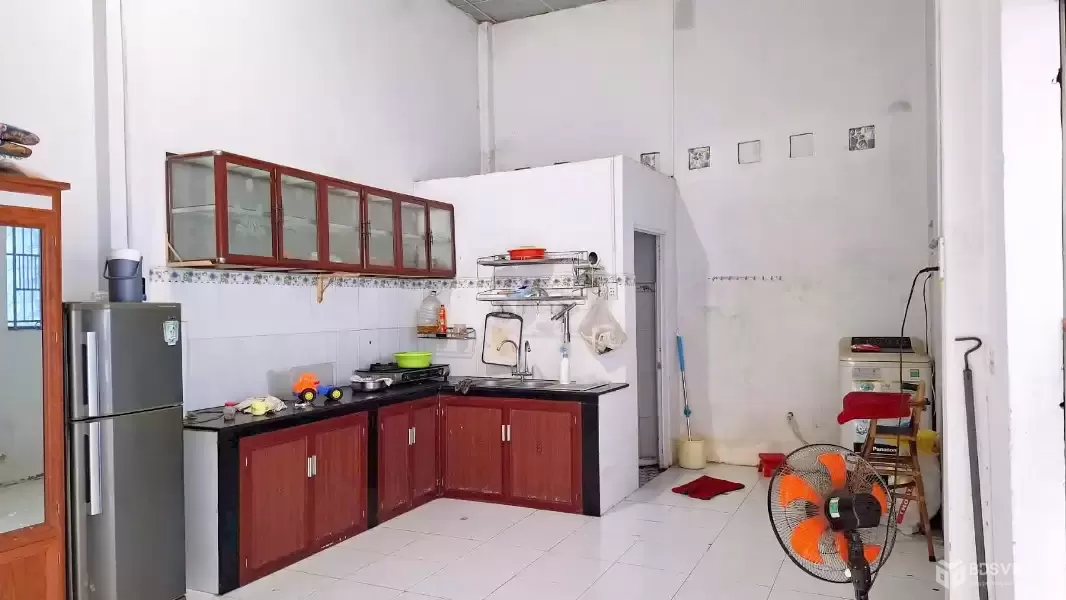 CẦN BÁN 95M2 NHÀ CÁP 4 MT THẾ LỮ KD BUÔN BÁN THOẢI MÁY