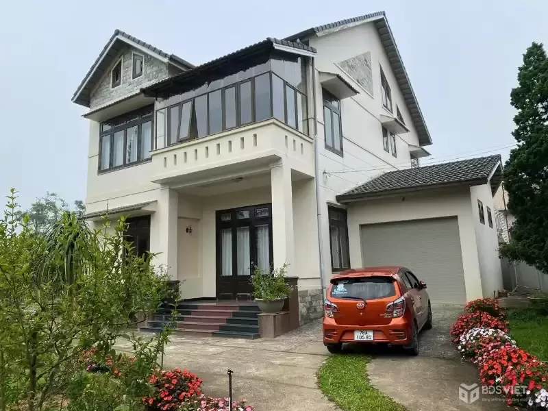 Cho thuê Villa sân vườn sân đậu ô tô đường Nguyễn An Ninh TP. Đà Lạt
