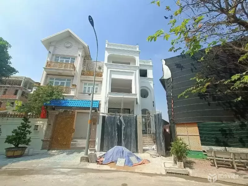 Bán nhà mặt phố Lâm Quang Ky, TML Thủ Đức (Q2 cũ), 238m2, Hầm 3 tầng hồ bơi, 59.5 tỷ