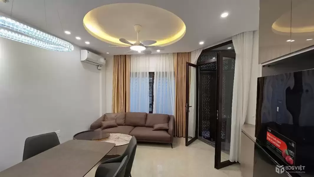 NHỈNH 12 TỶ MỘT CHÚT – MUA ĐƯỢC NHÀ 5 TẦNG THANG MÁY NGAY TRẦN DUY HƯNG. TẶNG FULL NOI THAT