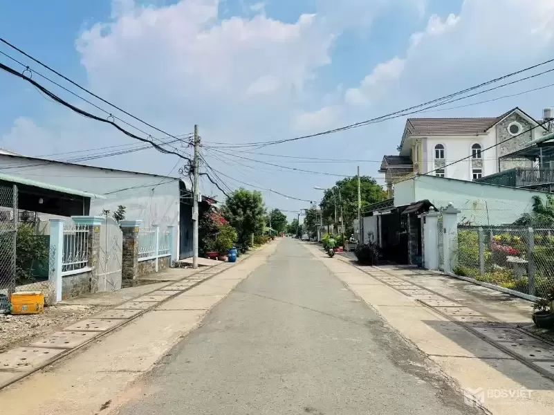 Bán đất mặt tiền đường số 33 xã Tân Thông Hội dt 416m2 full thổ giá 7,3 tỷ