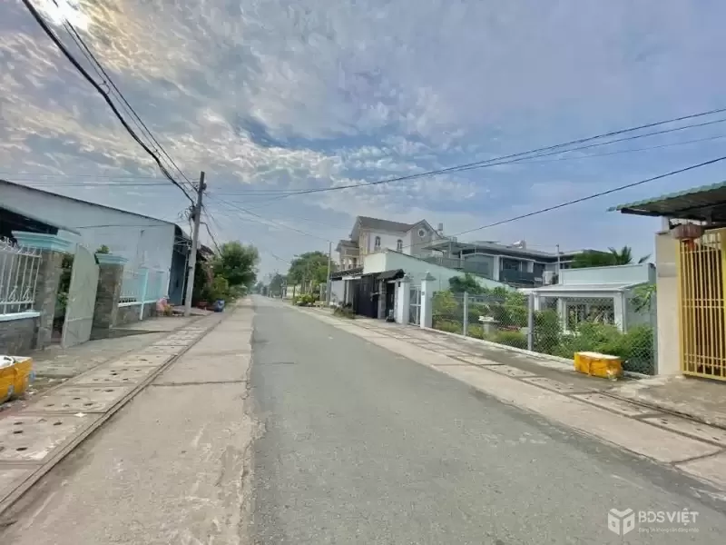 Bán đất mặt tiền đường số 33 xã Tân Thông Hội dt 416m2 full thổ giá 7,3 tỷ