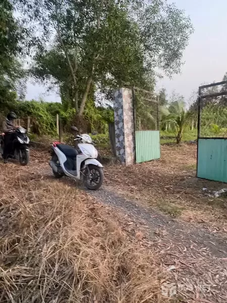 Bán đất vườn , đường xe hơi tới đất xã Lương Hòa dt 500m2 giá 700 triệu