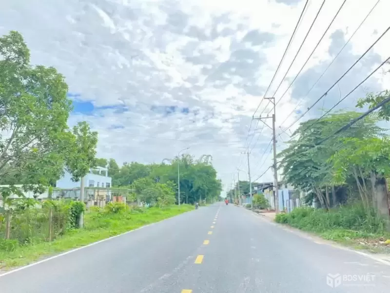 Bán đất mặt tiền Nguyễn Văn Khạ ,xã Phạm Văn Cội dt 270m2 (136m2 thổ cư) giá 3 tỷ