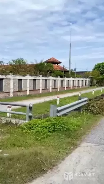 Bán nhà vườn xã Trung Lập Thượng có nhà gỗ mái ngói, hồ cá , thủy tạ.........tdt 3000m2 giá 9,5 tỷ