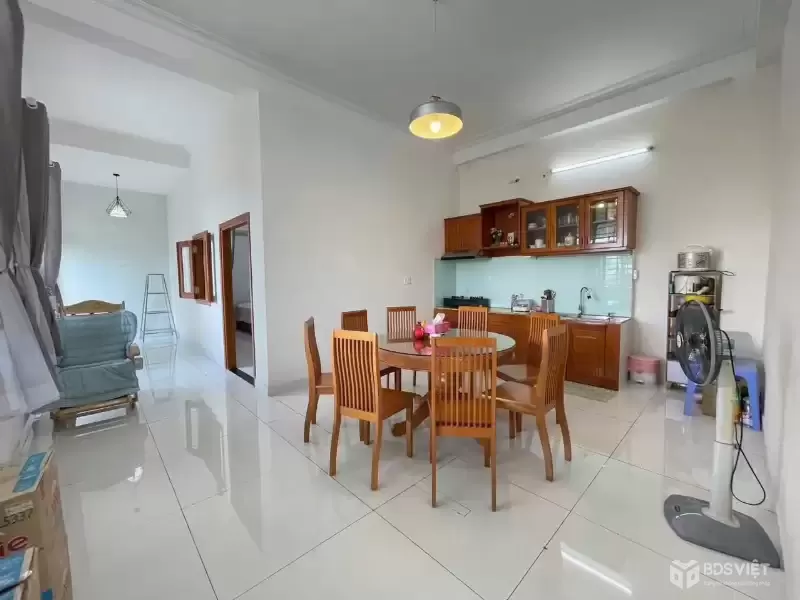 Bán nhà góc 2mt trong KDC Hưng Gia, thị trấn Bến Lức dt 237,5m2 1 lầu 3pn 2wc giá chốt 9,8 tỷ