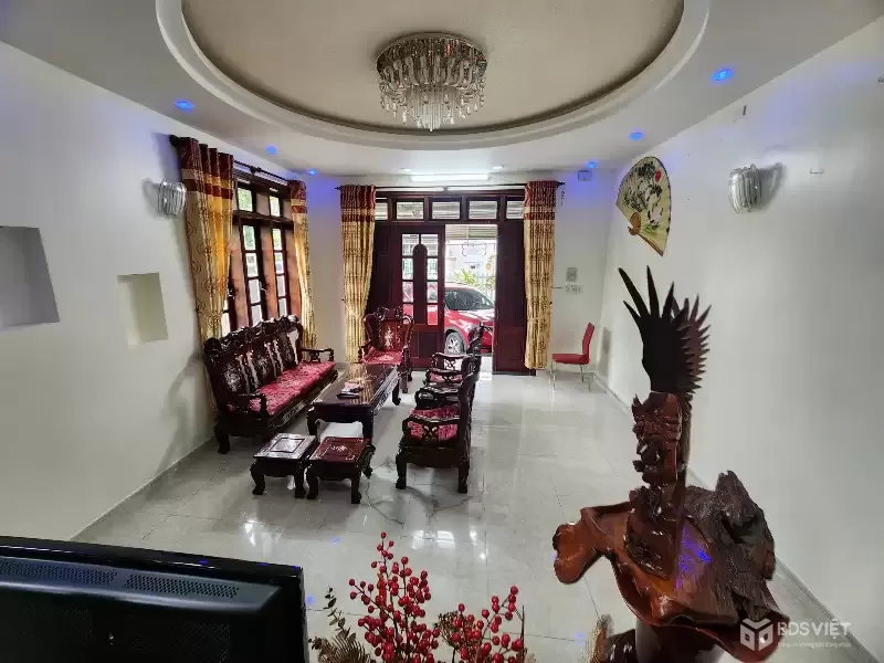 CHO THUÊ VILLA SÂN VƯỜN YERSIN P9 ĐÀ LẠT 5PN FULL NỘI THẤT 20TR