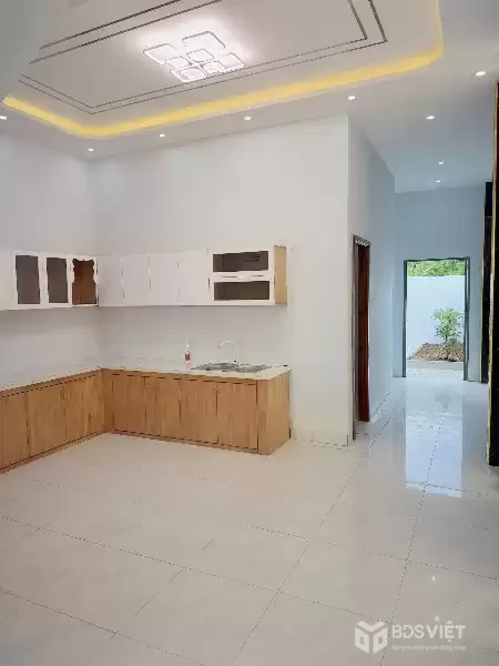 Bán nhà mới xây Phước Lợi, Bến lức dt 150m2 đã hoàn công có sân rộng trước sau ,1 lầu , 2pn,2wc giá 2,2 tỷ