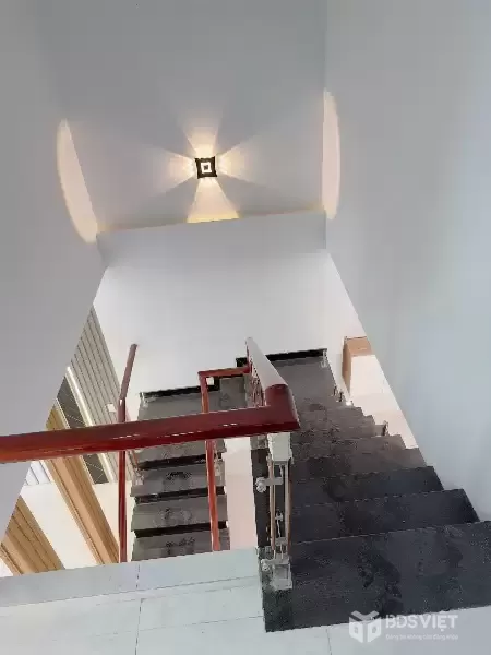 Bán nhà mới xây Phước Lợi, Bến lức dt 150m2 đã hoàn công có sân rộng trước sau ,1 lầu , 2pn,2wc giá 2,2 tỷ