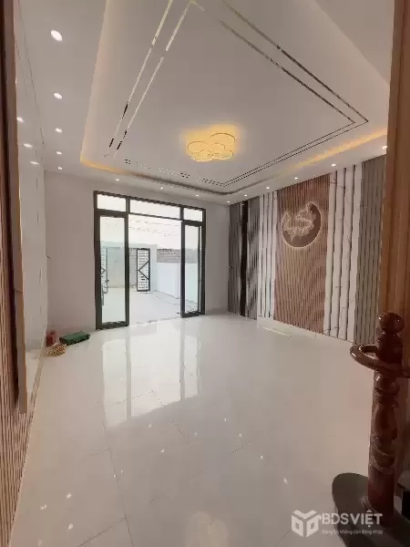 Bán nhà mới xây Phước Lợi, Bến lức dt 150m2 đã hoàn công có sân rộng trước sau ,1 lầu , 2pn,2wc giá 2,2 tỷ