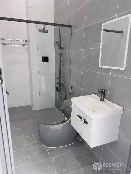 Bán nhà mới xây Phước Lợi, Bến lức dt 150m2 đã hoàn công có sân rộng trước sau ,1 lầu , 2pn,2wc giá 2,2 tỷ