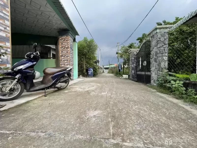 Bán nhà hẻm ấp Bàu Sim, Tân Thông Hội dt 105m2 (66,7m2 thổ) 2pn, 1wc giá 2,35 tỷ