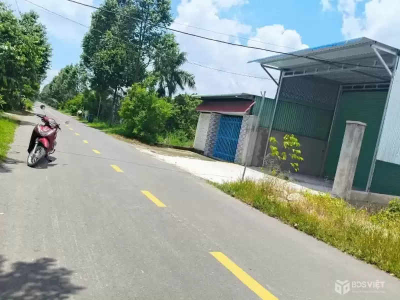 Bán nhà kho mới xây mặt tiền đường ấp 10, Lương Hòa dt 545m2 full thổ giá 4,5 tỷ