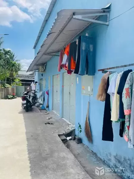 Bán gấp dãy trọ 6 phòng có gác , đường xe tải thông sau KCN Thuận Đạo dt 120m2 giá 1,65 tỷ