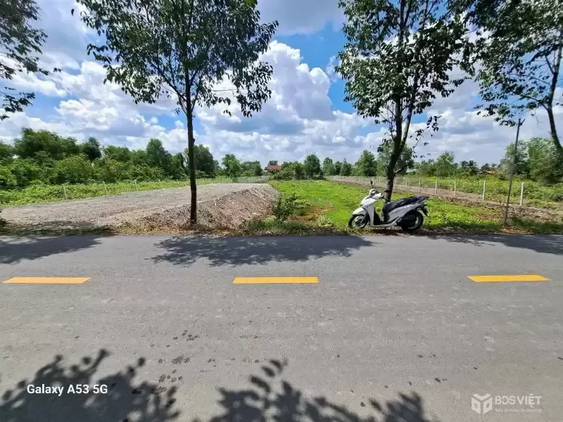 Bán đất mặt tiền đường ấp 10, xã Lương Hòa dt 2900m2 (300m2 thổ ) giá 13 tỷ