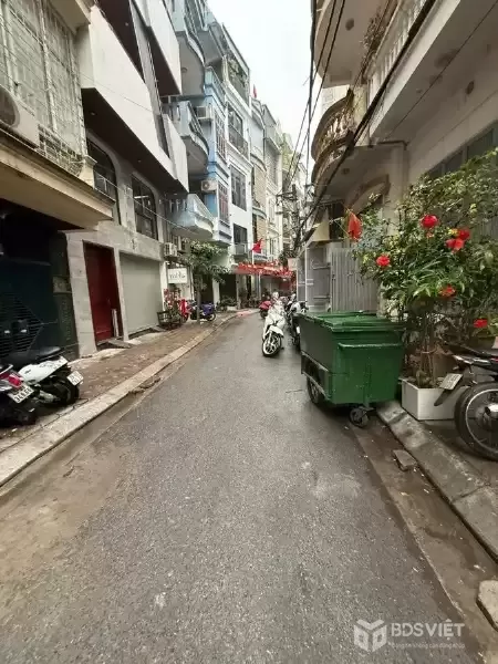 Bán Nhà Võ Văn Dũng 30m2.  5 tầng. mặt tiền 3m. giá 18 Tỷ Đống Đa Hà Nội