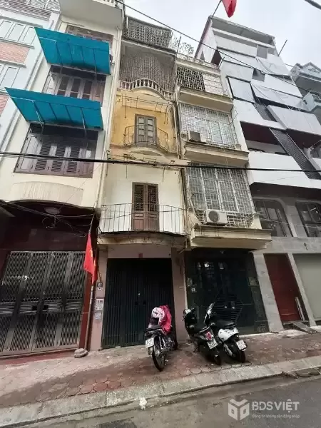 Bán Nhà Võ Văn Dũng 30m2.  5 tầng. mặt tiền 3m. giá 18 Tỷ Đống Đa Hà Nội