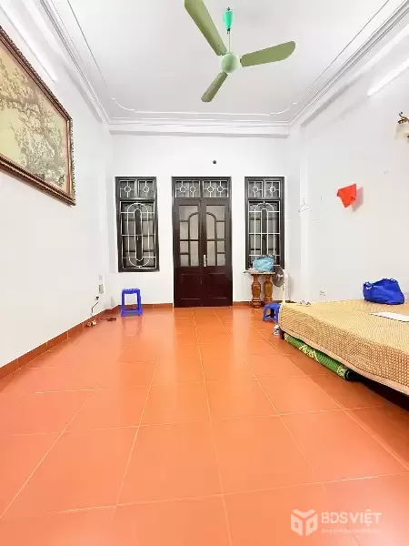 Bán Nhà Phương Mai 33m2.  5 tầng. mặt tiền 4m. giá 9.168 Tỷ Đống Đa Hà Nội