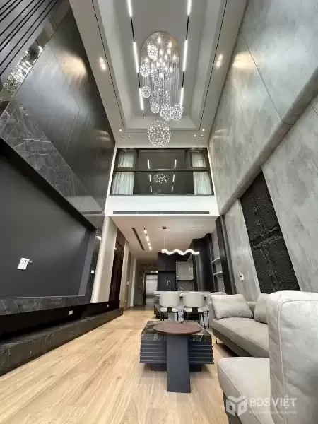 BÁN NHÀ ĐẸP Tư Đình - Long Biên
???? 8 tầng thang máy – ô tô vào nhà – full nội thất cao cấp