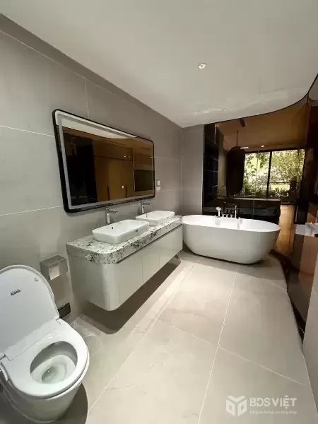 BÁN NHÀ ĐẸP Tư Đình - Long Biên
???? 8 tầng thang máy – ô tô vào nhà – full nội thất cao cấp