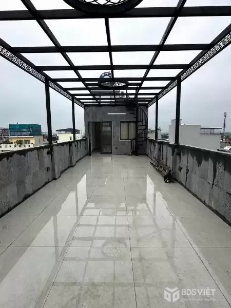 BÁN NHÀ ĐẸP Tư Đình - Long Biên
???? 8 tầng thang máy – ô tô vào nhà – full nội thất cao cấp