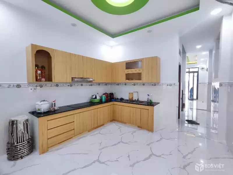 CẦN BÁN 80M2 NHÀ 2 TẤM ĐẸP LUNG LINH ĐƯỜNG XE TANK