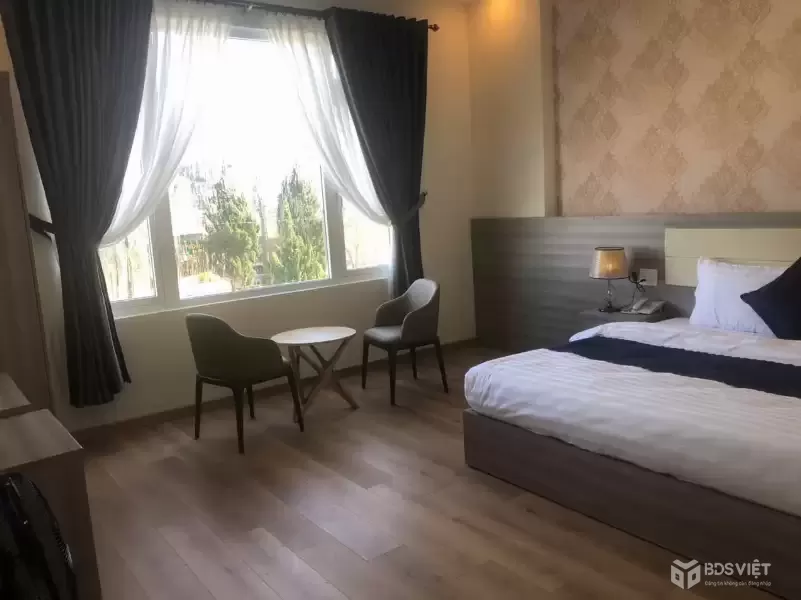 Cho thuê khách sạn 14 phòng đường Mạc Đỉnh Chi phường 4 Đà Lạt giá 45 triệu