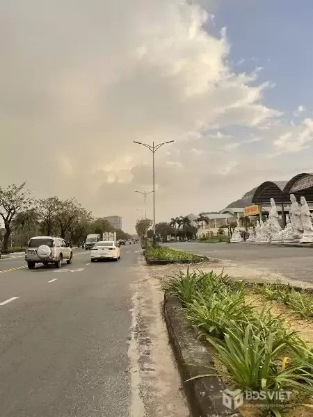 Bán đất góc 3 mặt tiền Trường Sa 2.400m2 gần biển, cạnh ĐH FPT, đất TMDV, giá 159,5 tỷ