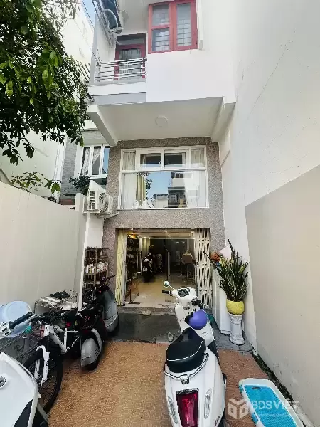 Bán nhà mặt tiền Trần Quang Khải – Khu phố Tây Nha Trang – 4 tầng gần biển