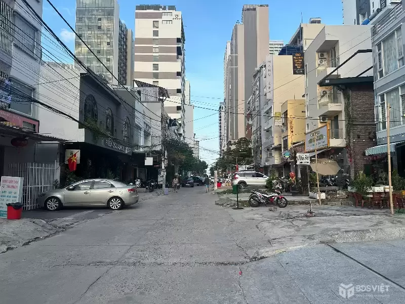 Bán nhà mặt tiền Trần Quang Khải – Khu phố Tây Nha Trang – 4 tầng gần biển