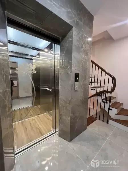 Bán Nhà  Kim Mã 38m2. 6 tầng. mặt tiền 4m. giá 16.5 Tỷ Ba Đình Hà Nội