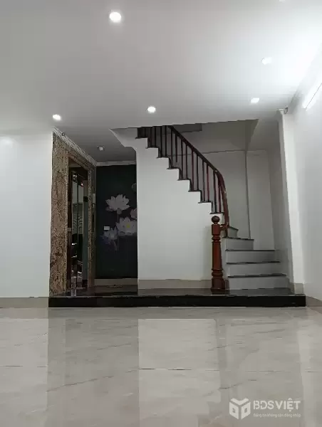 Bán Nhà Minh Khai 37/40m2. 6 tầng. mặt tiền 5.5m. giá 18.2 tỷ Hai Bà Trưng Hà Nội