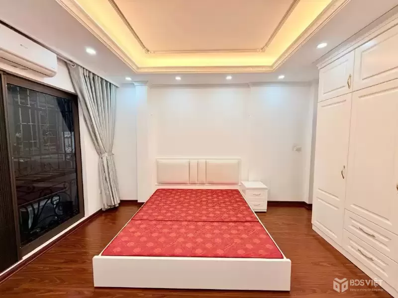 Bán Nhà Pháo Đài Láng 31m2. 5 tầng. mặt tiền 3.2m. giá 9.9 tỷ Đống Đa Hà Nội