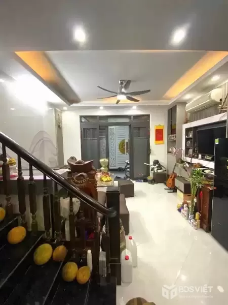 NHÀ ĐẸP TRUNG TÂM CẦU GIẤY – NGÕ NÔNG RỘNG – MỘT BƯỚC RA PHỐ