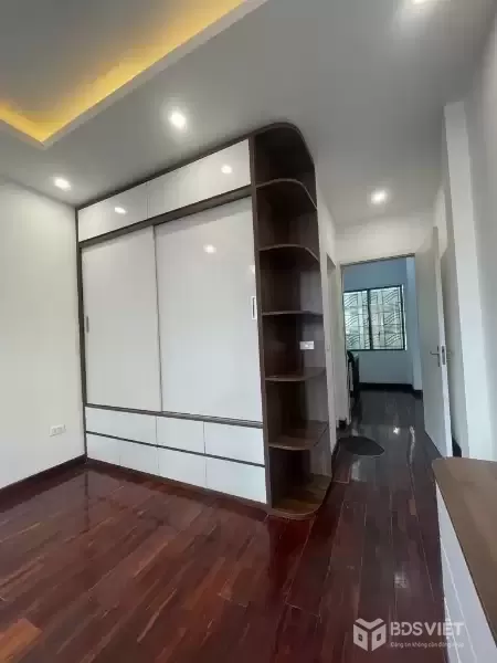 hoàng hoa thám 38m x7 tầng 11,2 tỷ ô tô tránh 50m,5p ra hồ tây