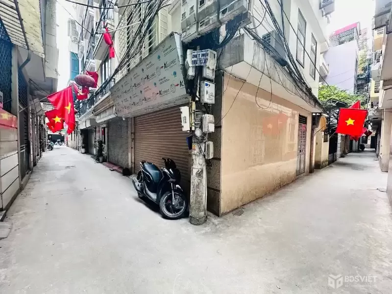 Bán Nhà Bạch Đằng 33.5m2. 5 tầng. mặt tiền 4.8m giá 12.5 tỷ Hai Bà Trưng Hà Nội