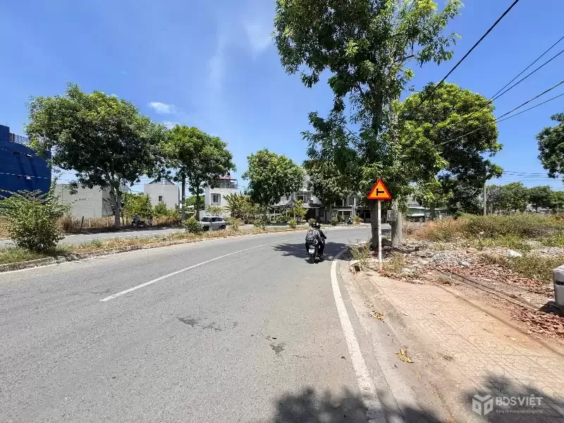 ĐẤT LÔ GÓC 2 MẶT TIỀN KDC CHÂU THỚI – BÌNH AN, DĨ AN  150M²  NGANG 7.5M  6.4 TỶ