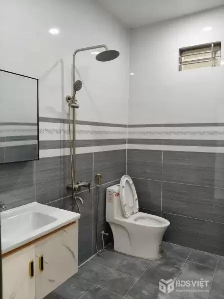 Bán nhà mới xây mt Lê Thị Ngà, Phước Vĩnh An dt 210m2 , 1 lửng , 3pn 2wc giá 4,5 tỷ