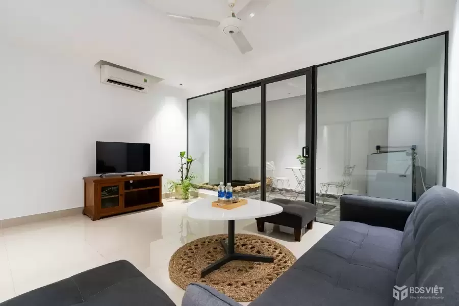 Bán nhà mặt phố khu Quốc Hương, Thảo Điền, Q2 cũ - 100m2 - tiện xây mới - 22.9 tỷ