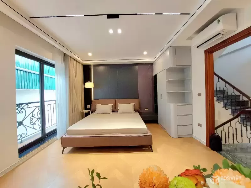 Nhà mới phố Bạch Mai DT 48m2x6T thang máy - full nội thất- cách phố 15m ở luôn 