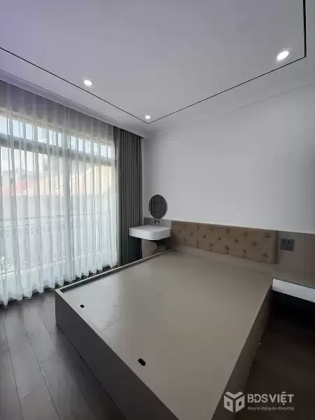 SIÊU PHẨM NGỌC THỤY LONG BIÊN 6 TẦNG THANG MÁY Ô TÔ ĐỖ CỬA 40m MT 4m 9 TỶ PULL NỘI THẤT